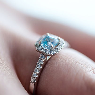 Comparing Blue Topaz vs Aquamarine