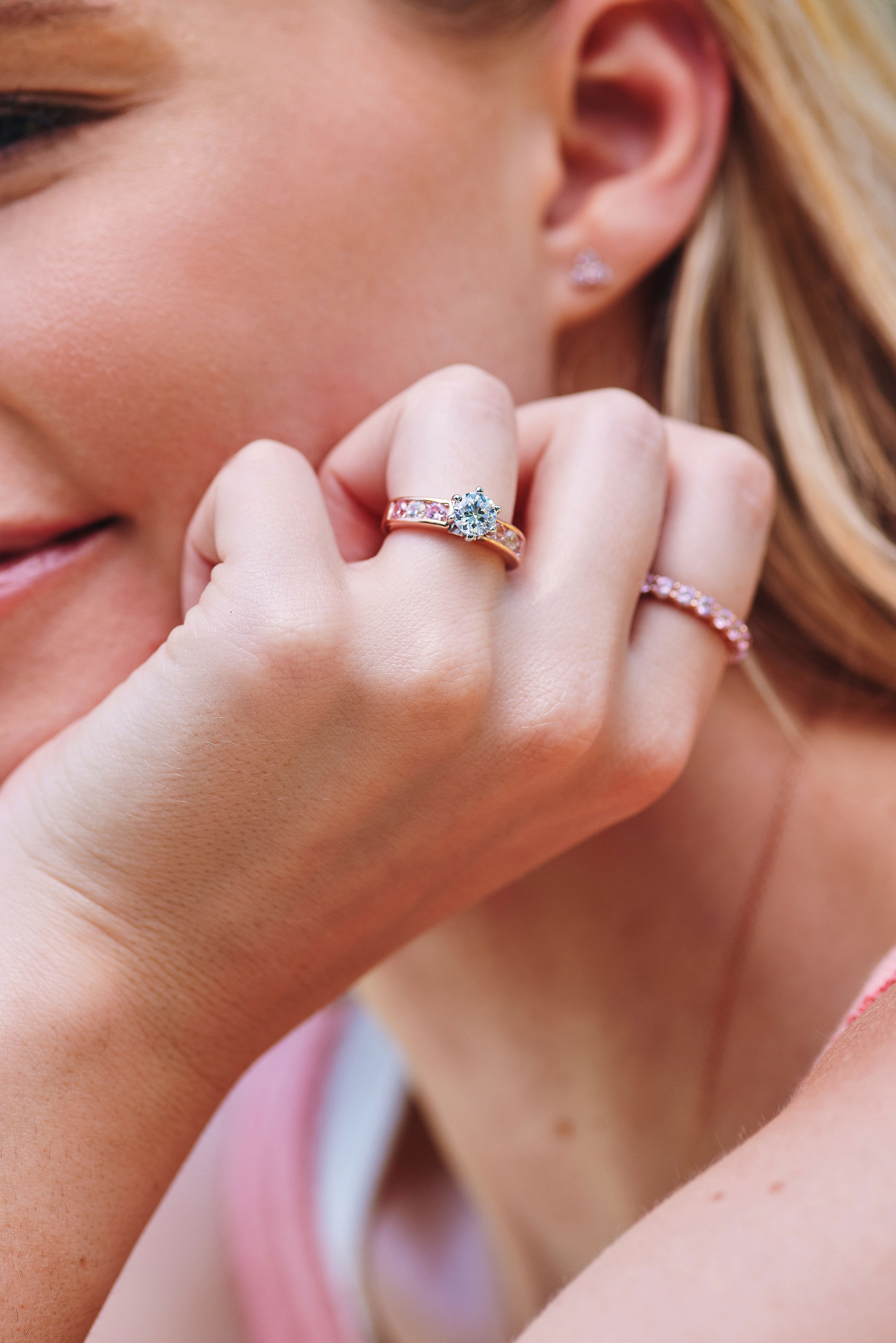 Diamond Diva Round Cut Engagement Ring - Rose